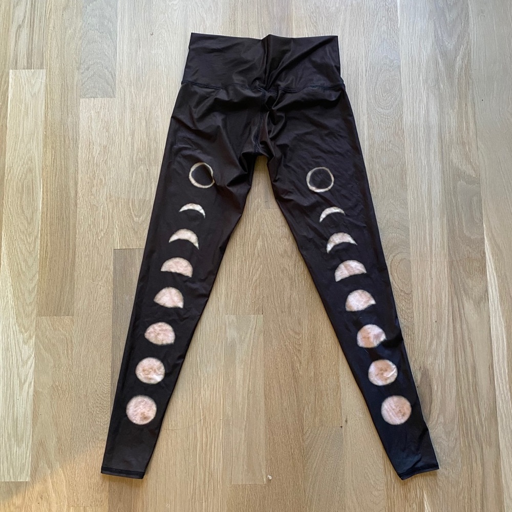 Teeki Phases of the Sun leggings NWOT size M